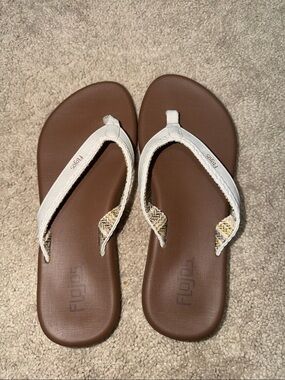 NWOT Flojos Brown Women's Flip Flops